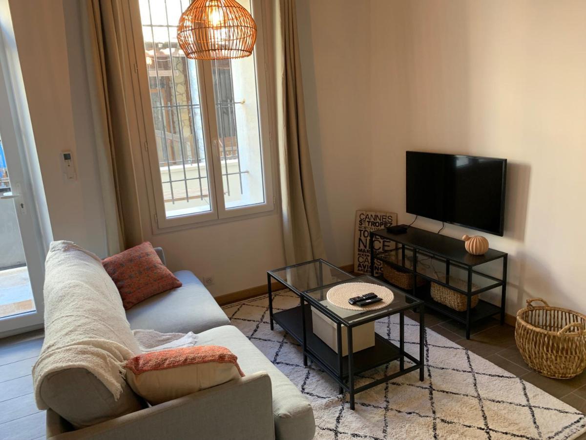Villa : Maison De A Deux Pas De Tour Luma *