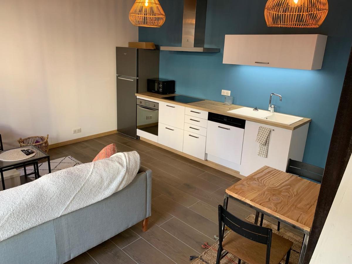 Villa : Maison De A Deux Pas De Tour Luma *