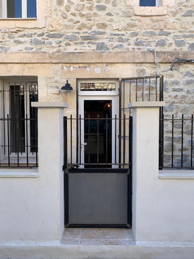 : Maison De A Deux Pas De Tour Luma *