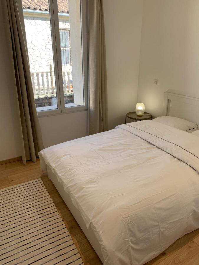 Villa : Maison De A Deux Pas De Tour Luma *